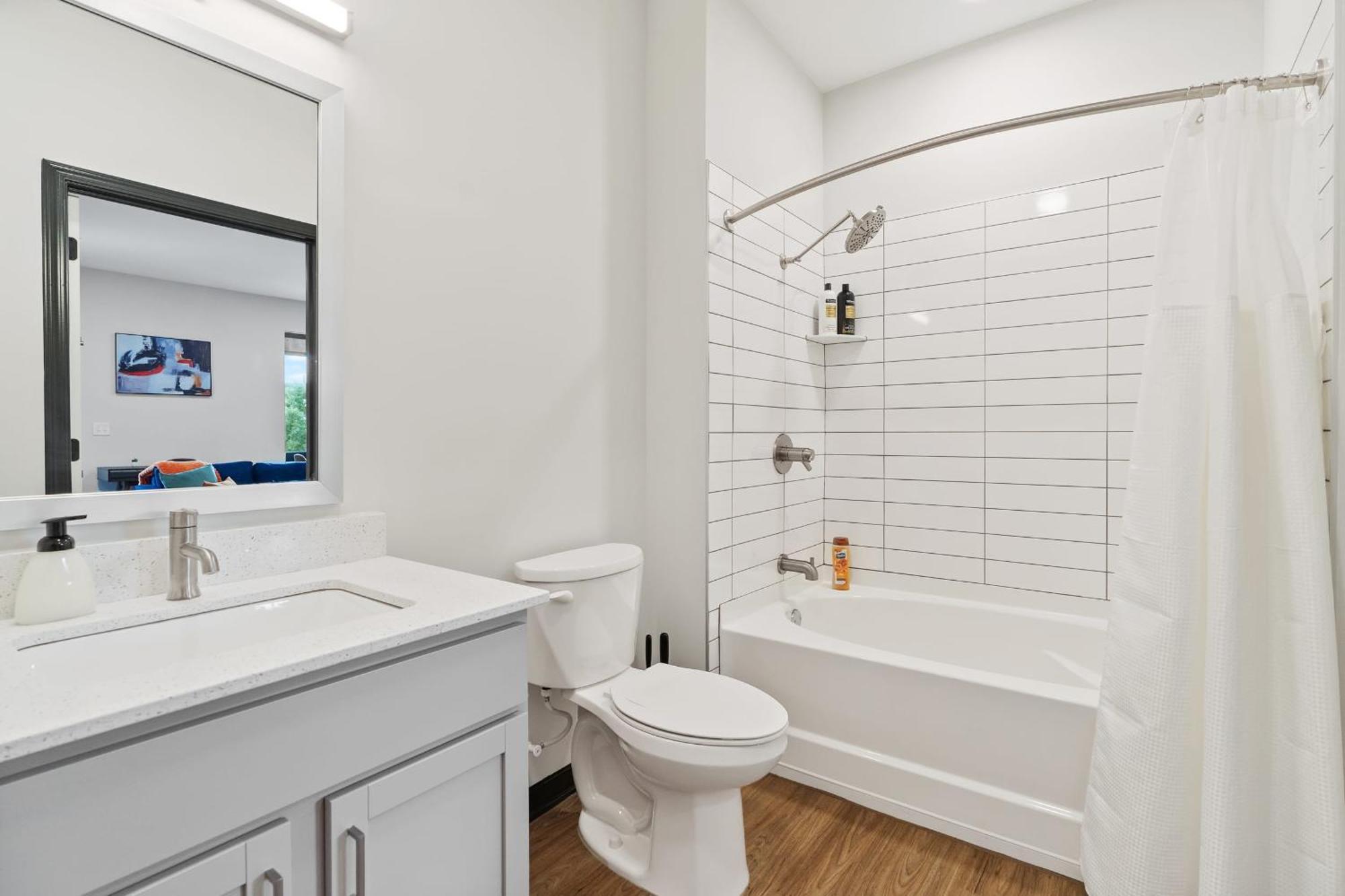 Cozysuites On Mass With Garage Parking #4 Indianapolis Esterno foto