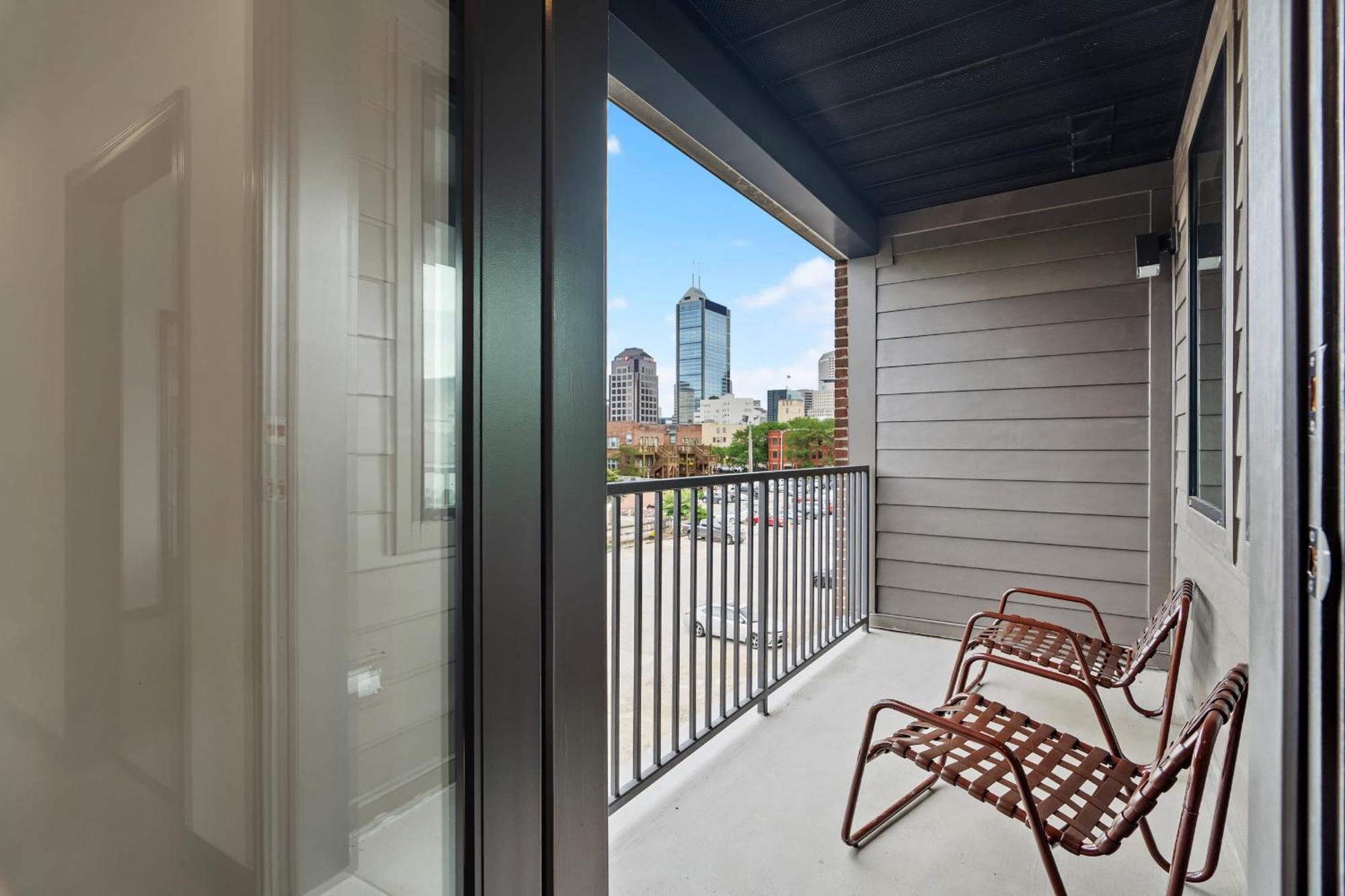 Cozysuites On Mass With Garage Parking #4 Indianapolis Esterno foto